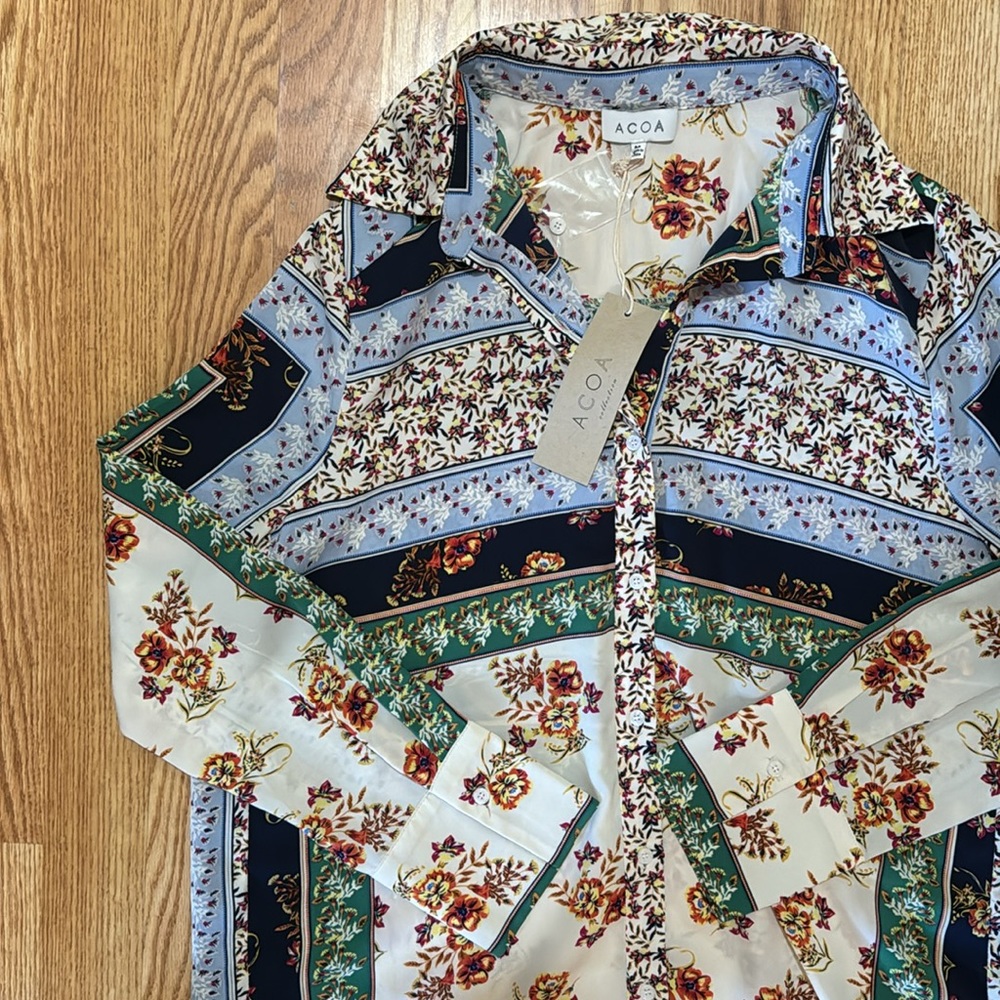 Size medium acoa flowy blouse